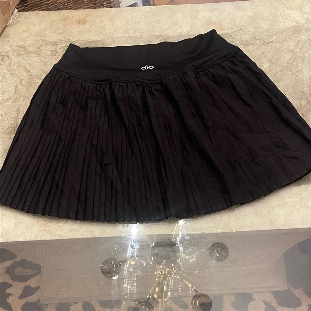 ALO Yoga Pleated Black Mini Skirt
